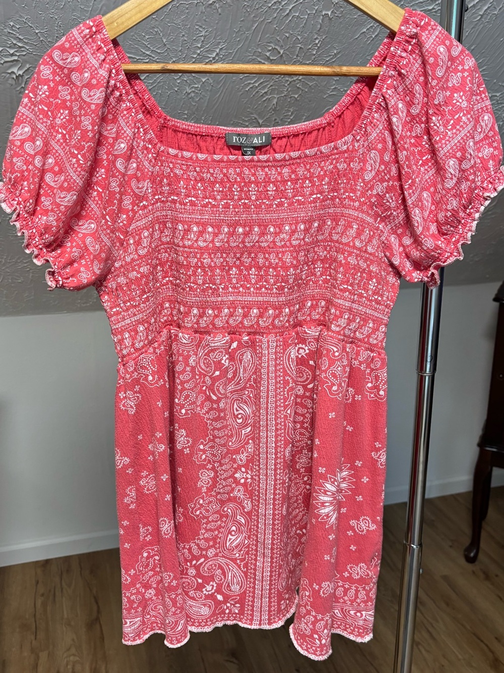 Paisley bandana patterned puff sleeve babydoll top, Roz & Ali size 1X